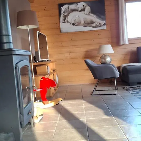 Le Caribou Rouge Chalet